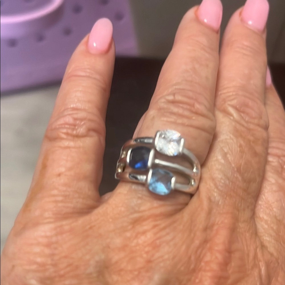 Elegant Silver and Blue Gemstone Ring